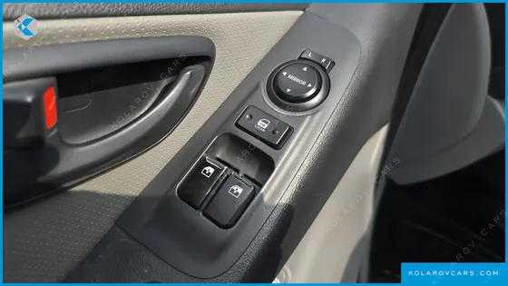 HYUNDAI STAREX 3-SEATER VAN