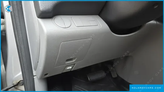HYUNDAI STAREX 3-SEATER VAN