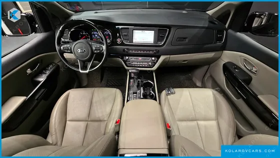 KIA CARNIVAL 7-SEATER LIMOUSINE