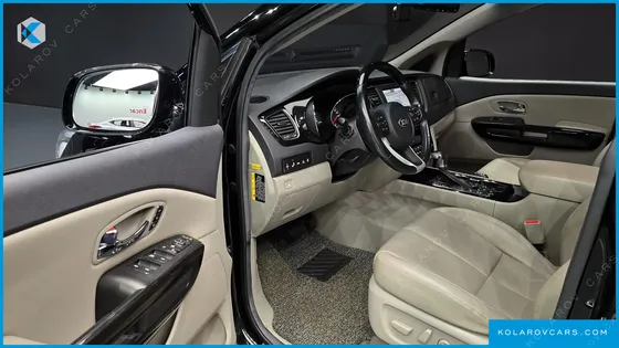 KIA CARNIVAL 7-SEATER LIMOUSINE