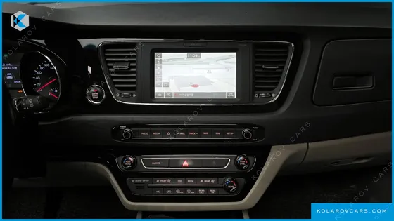 KIA CARNIVAL 7-SEATER LIMOUSINE