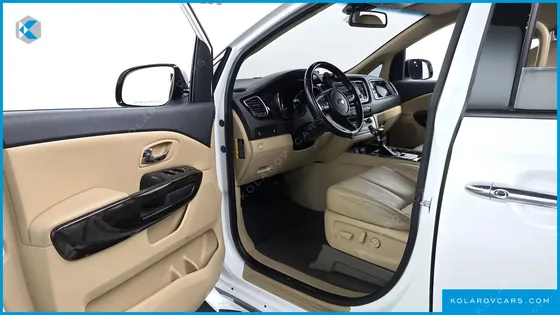 KIA CARNIVAL 7-SEATER LIMOUSINE
