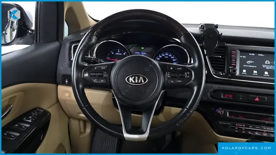 KIA CARNIVAL 7-SEATER LIMOUSINE
