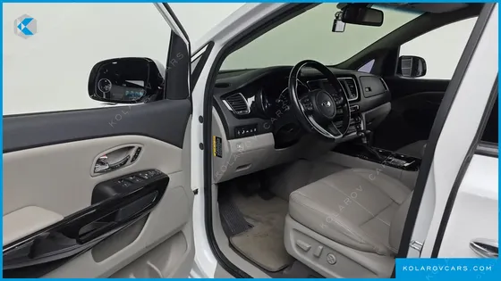 KIA CARNIVAL GASOLINE 7-SEATER LIMOUSINE