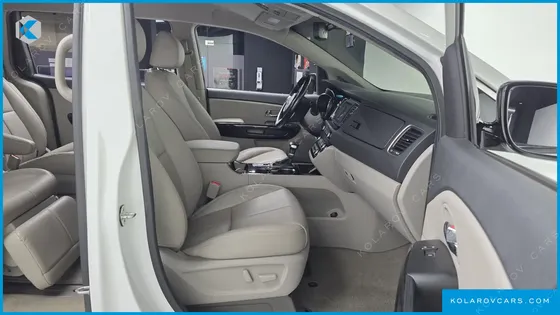 KIA CARNIVAL GASOLINE 7-SEATER LIMOUSINE