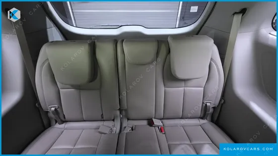 KIA CARNIVAL GASOLINE 7-SEATER LIMOUSINE