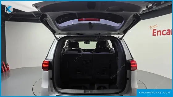 KIA CARNIVAL GASOLINE 7-SEATER LIMOUSINE