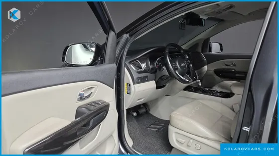 KIA CARNIVAL 9-SEATER PRSTIGE