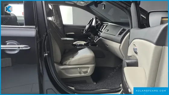 KIA CARNIVAL 9-SEATER PRSTIGE