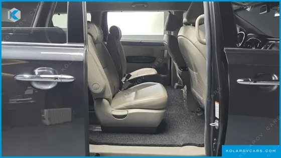 KIA CARNIVAL 9-SEATER PRSTIGE