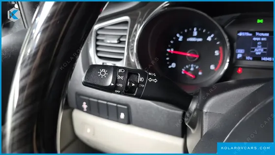 KIA CARNIVAL 9-SEATER PRSTIGE