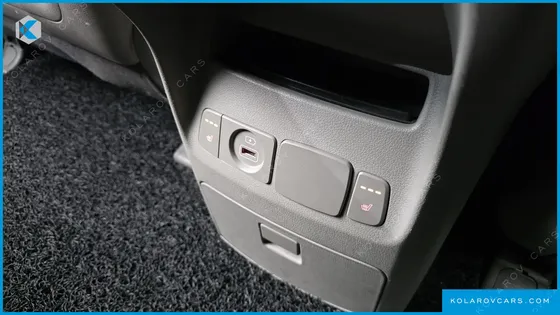 KIA CARNIVAL 9-SEATER PRSTIGE