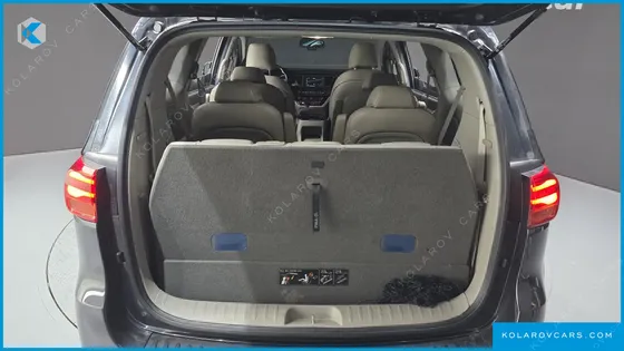 KIA CARNIVAL 9-SEATER PRSTIGE