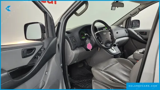 HYUNDAI STAREX 12-SEATER WAGON