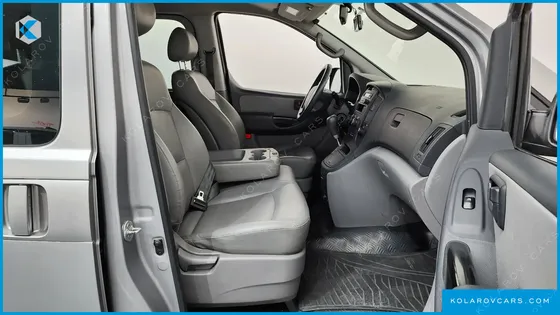 HYUNDAI STAREX 12-SEATER WAGON