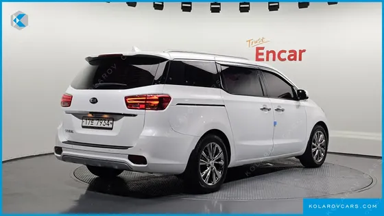KIA CARNIVAL 9-SEATER NOBLESSE SPECIAL