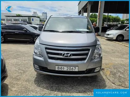 HYUNDAI STAREX 5-SEATER VAN