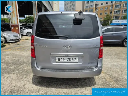 HYUNDAI STAREX 5-SEATER VAN