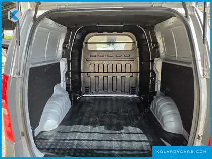 HYUNDAI STAREX 5-SEATER VAN