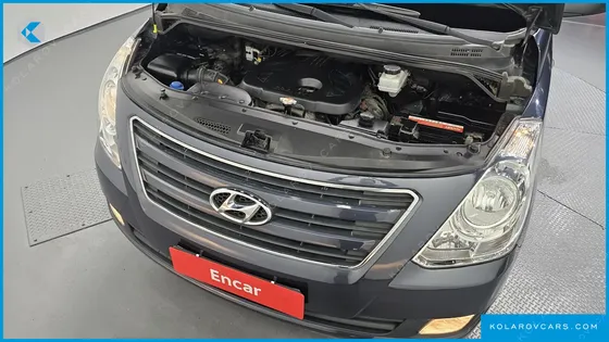 HYUNDAI STAREX 5-SEATER VAN