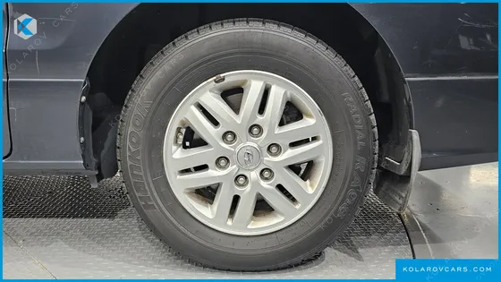 HYUNDAI STAREX 5-SEATER VAN