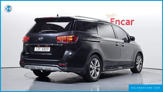 KIA CARNIVAL 9-SEATER NOBLESSE