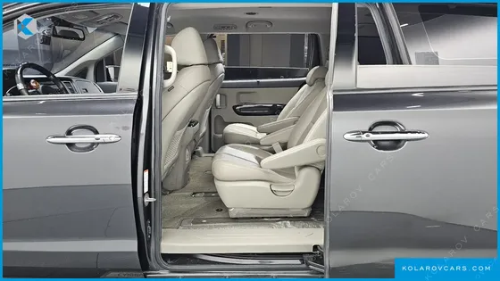 KIA CARNIVAL 9-SEATER NOBLESSE