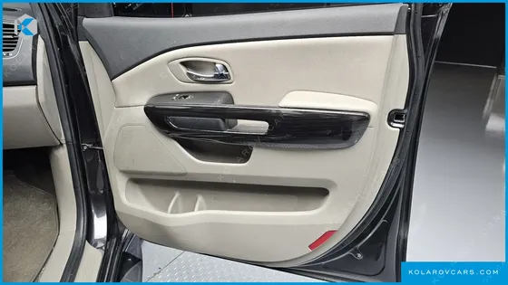 KIA CARNIVAL 9-SEATER NOBLESSE