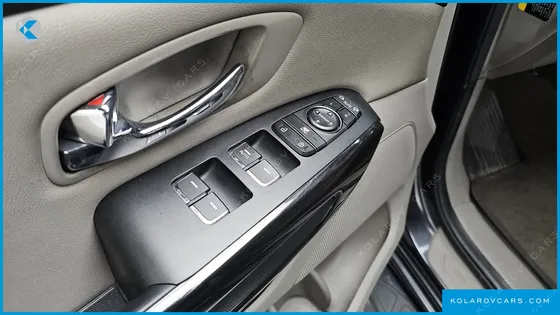 KIA CARNIVAL 9-SEATER NOBLESSE