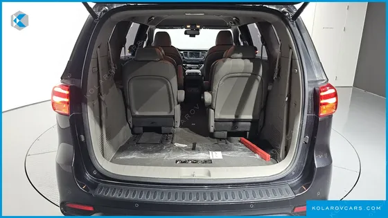 KIA CARNIVAL 9-SEATER NOBLESSE