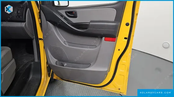 HYUNDAI STAREX 4WD GUARD CAR OF CHIDREN
