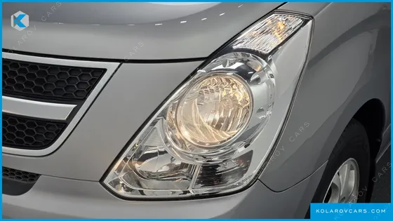 HYUNDAI STAREX 12-SEATER WAGON