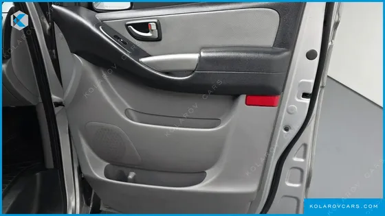 HYUNDAI STAREX 12-SEATER WAGON