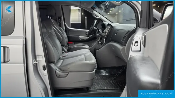 HYUNDAI STAREX 12-SEATER WAGON