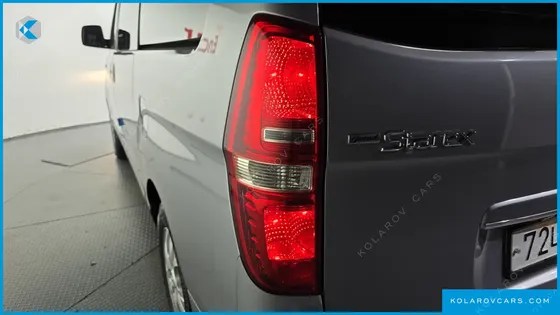 HYUNDAI STAREX 12-SEATER WAGON