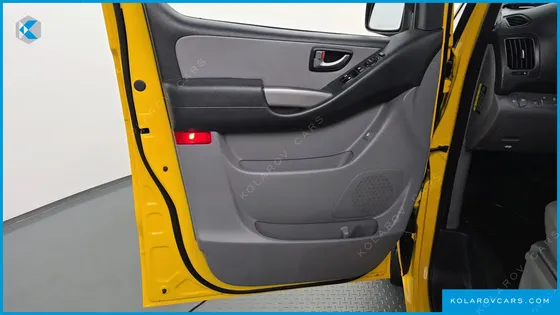 HYUNDAI STAREX GUARD CAR OF CHILDREN