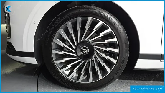 HYUNDAI GRANDEUR 2,5 GASOLINE 2WD