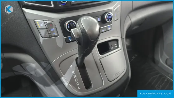 HYUNDAI STAREX 12-SEATER LPI WAGON
