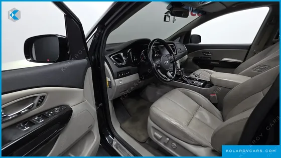 KIA CARNIVAL 9-SEATER NOBLESSE SPECIAL