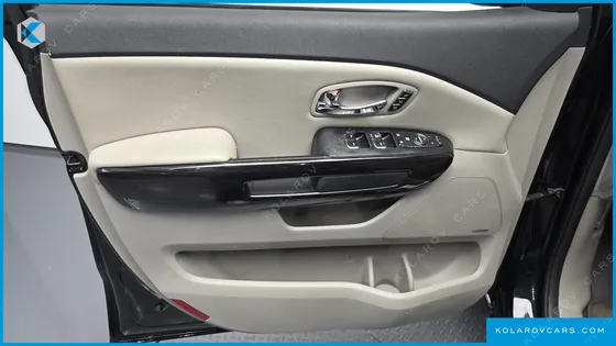 KIA CARNIVAL 9-SEATER NOBLESSE SPECIAL
