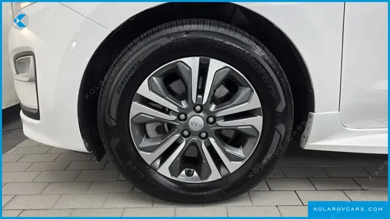 KIA CARNIVAL 11-SEATER PRESTIGE