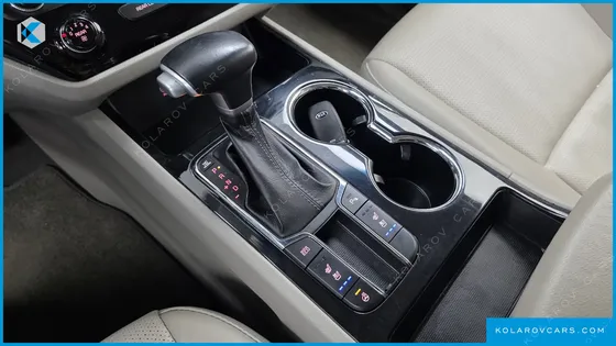 KIA CARNIVAL 11-SEATER PRESTIGE