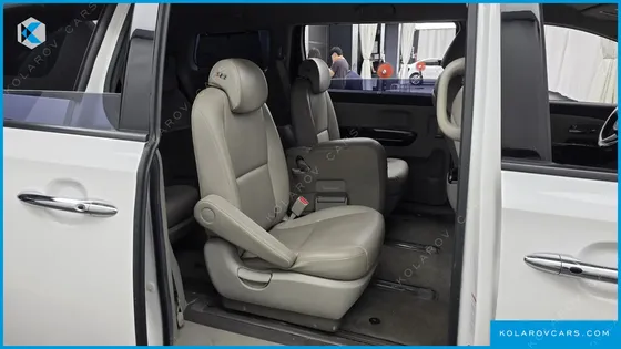 KIA CARNIVAL 11-SEATER PRESTIGE
