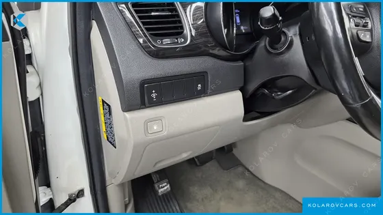 KIA CARNIVAL 11-SEATER PRESTIGE