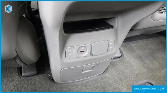 KIA CARNIVAL 11-SEATER PRESTIGE