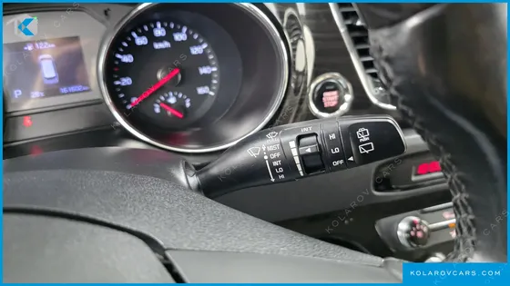 KIA CARNIVAL 11-SEATER PRESTIGE