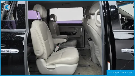 KIA CARNIVAL 9-SEATER PRSTIGE