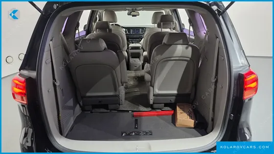 KIA CARNIVAL 9-SEATER PRSTIGE