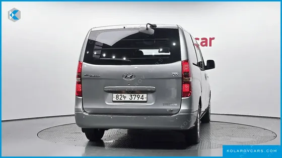 HYUNDAI STAREX 5-SEATER VAN