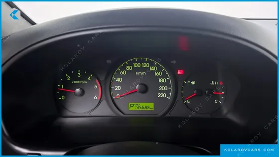 HYUNDAI STAREX 5-SEATER VAN